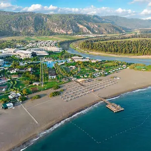 Rezort Hilton Sarigerme & *****