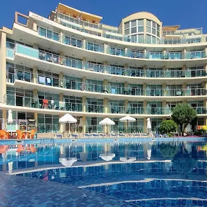 https://julia-family-apartments.sunnybeach-hotels.org