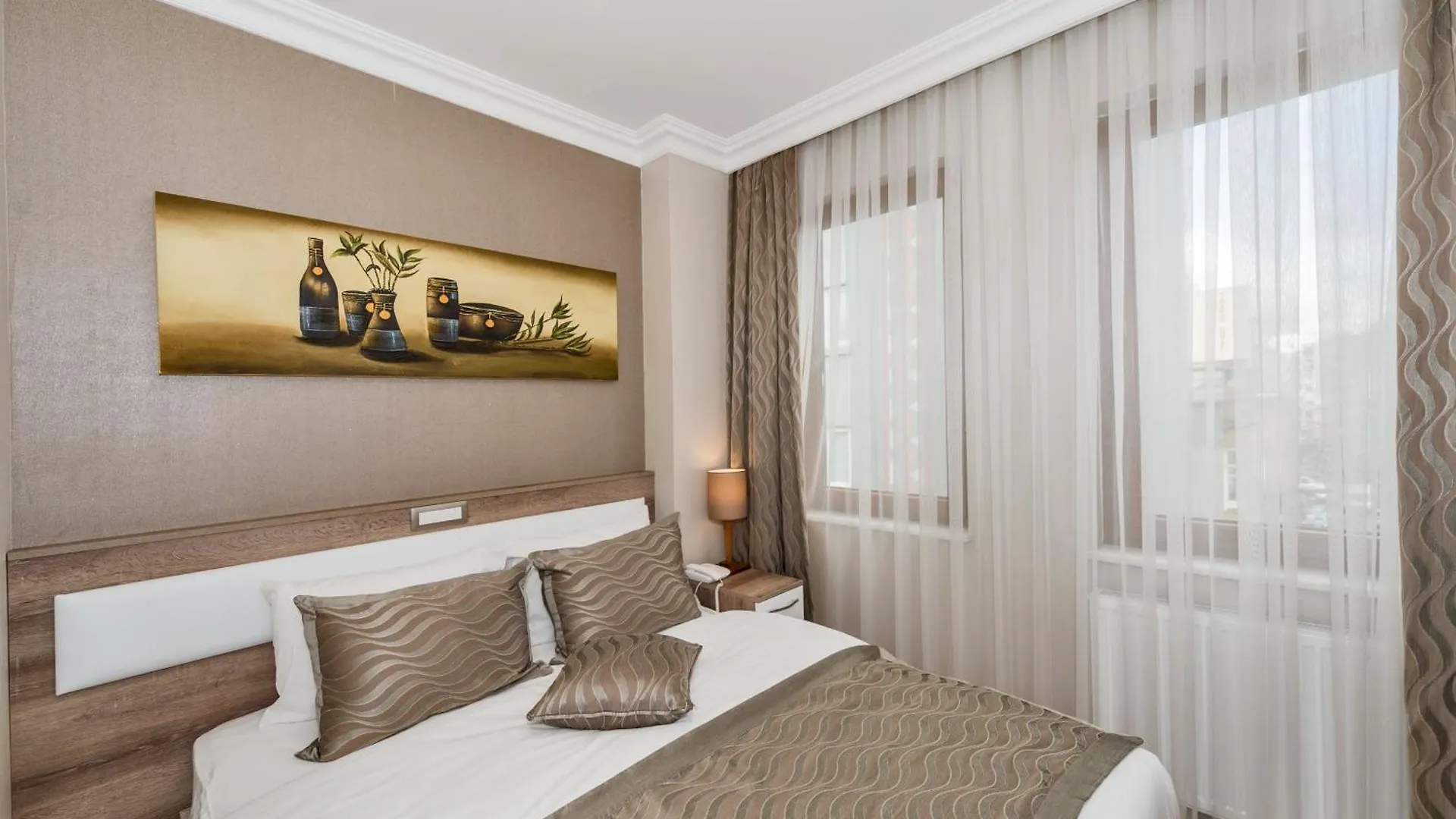 Alphonse Hotel Стамбул